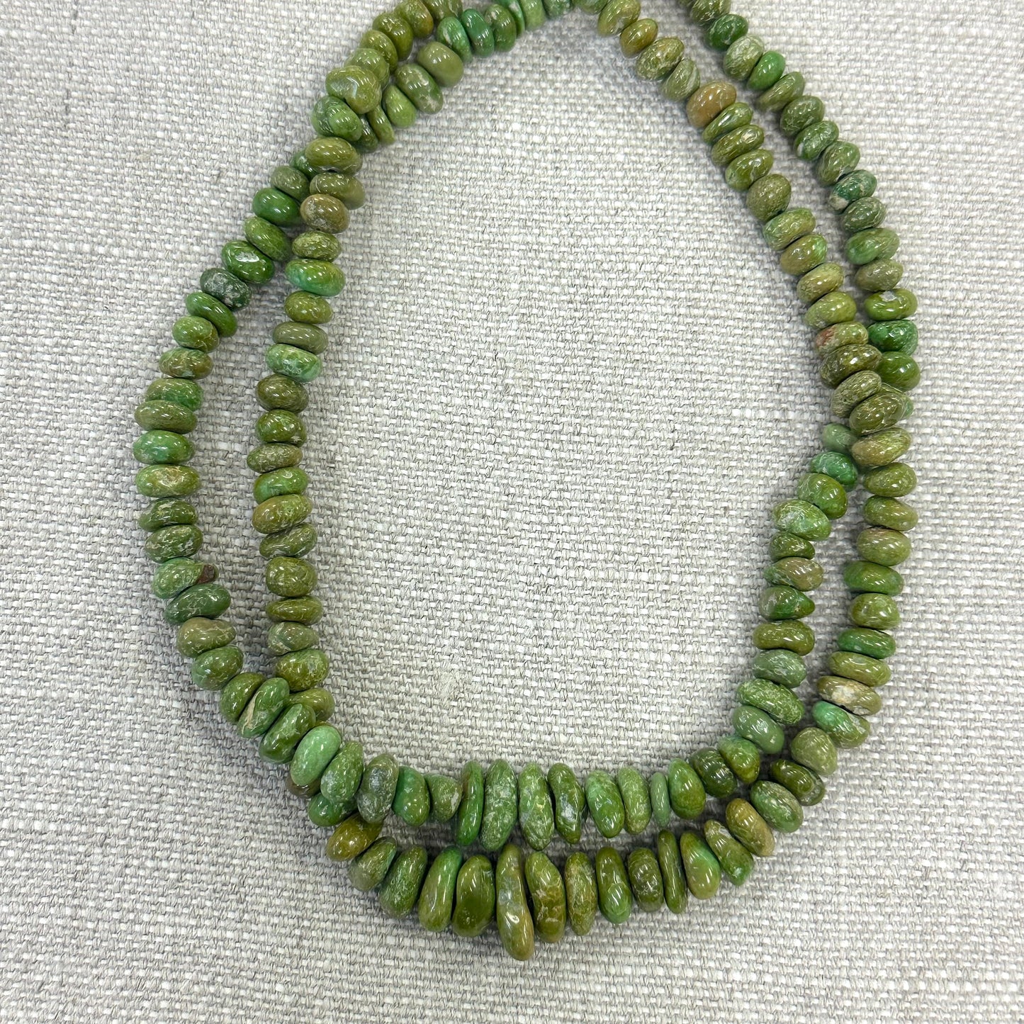 Kingman Emerald Valley 6.5-14.5mm Graduated Freeform Nugget Strands -- 16"