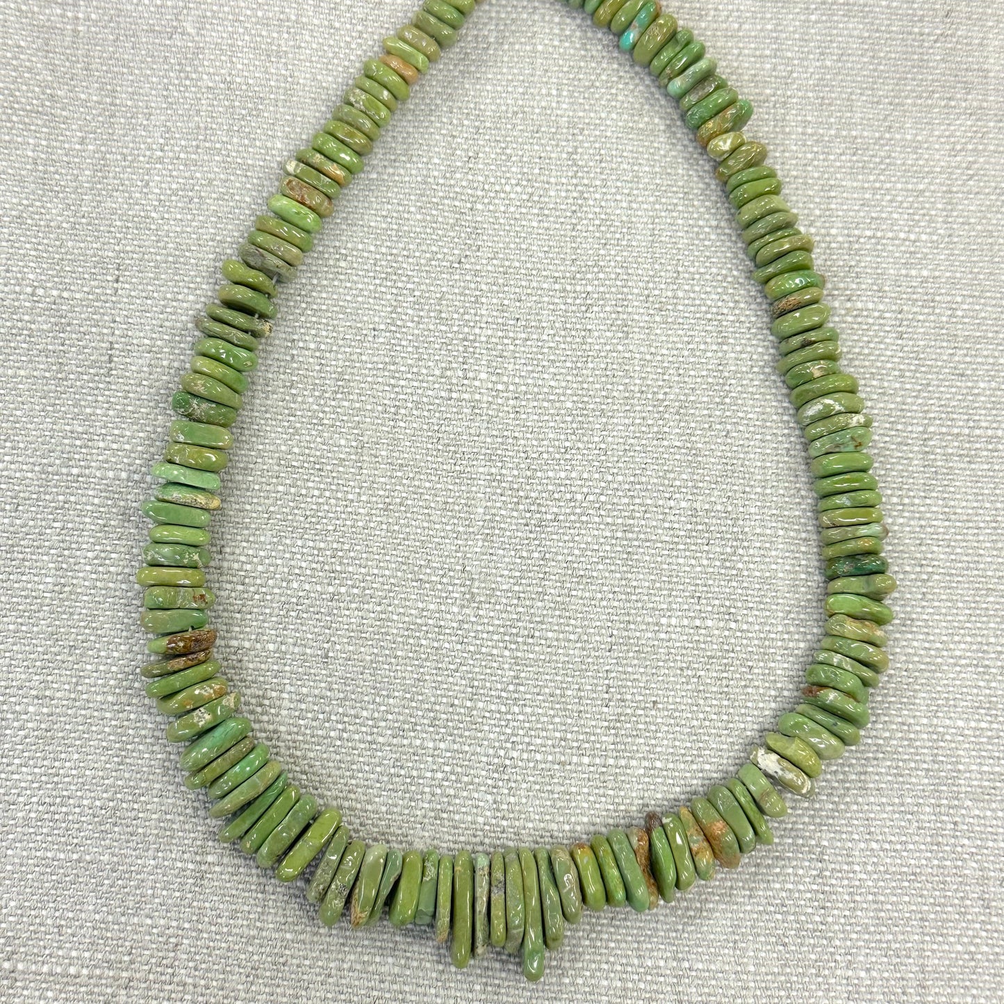 Kingman Emerald Valley 10-20mm Graduated Flat Nugget Strand  -- 16"